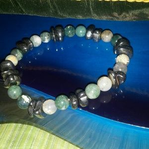 Elastic beaded bracelet