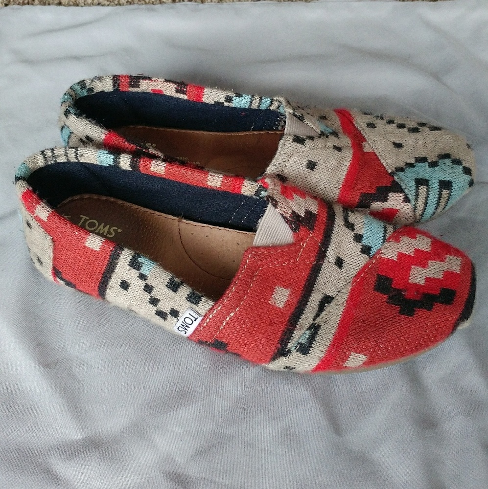 Toms Tribal Print Slip Ons