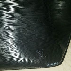 Authentic Louis Vuitton Drawstring Epi leather bag