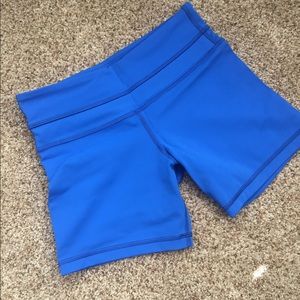 NWOT Lululemon Groove shorts - size 4