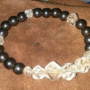 Elastic beaded bracelet