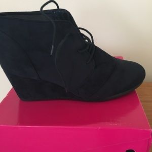 ✨Navy Tomson wedges✨