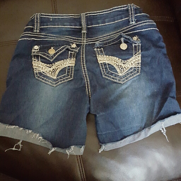 Shorts - Picture 2 of 3