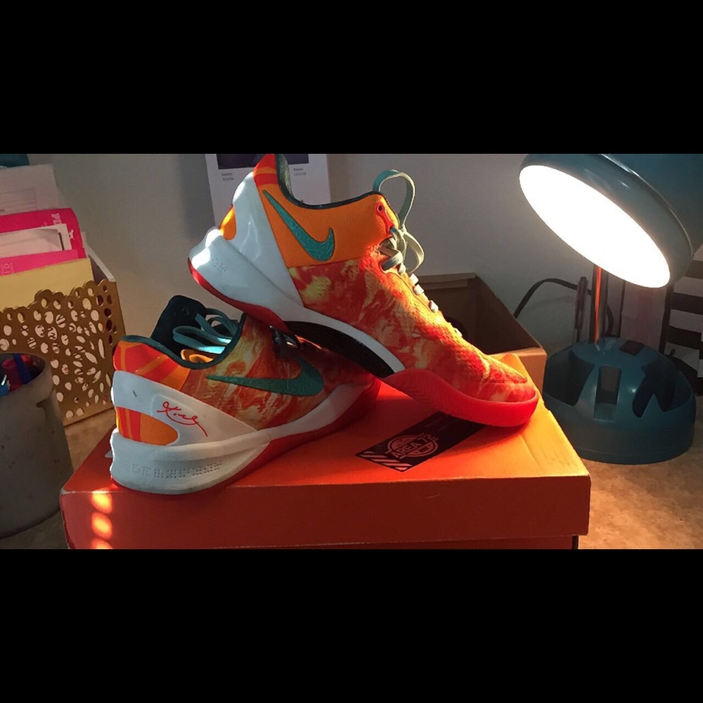 🚦SOLD ON Ⓜ️ERCARI Kobe 8s Area 72🤝
