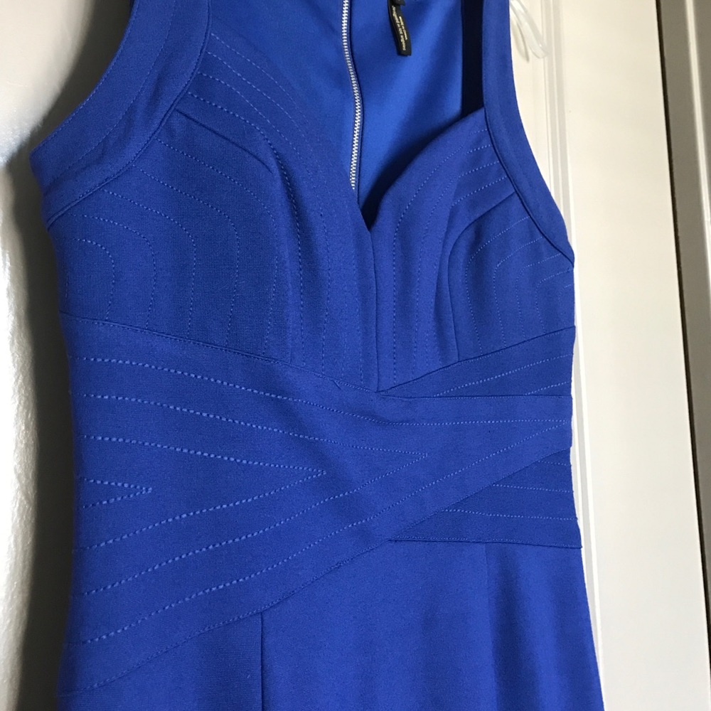 NWOT Laundry by Shelli Segal beautiful blue dress!