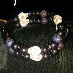 Elastic beaded bracelet