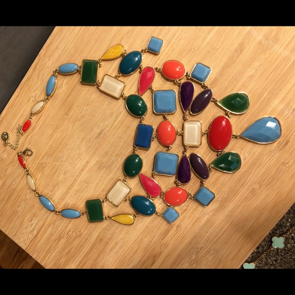 Multi color statement necklace Nwot - Picture 2 of 2