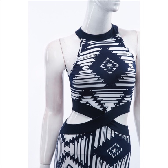 Geo Aztec Cutout Waist Maxi Dress - Picture 3 of 7