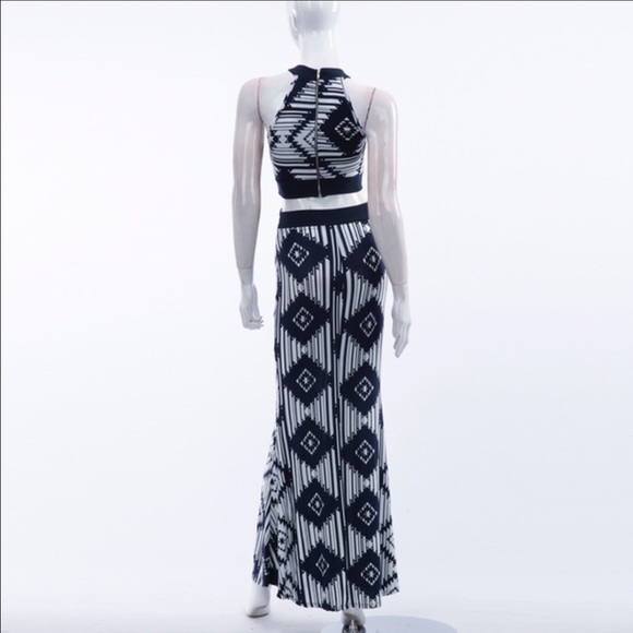 Geo Aztec Cutout Waist Maxi Dress - Picture 4 of 7