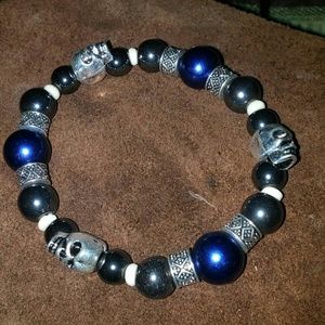 Elastic beaded bracelet