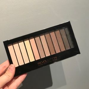 Revolution palette