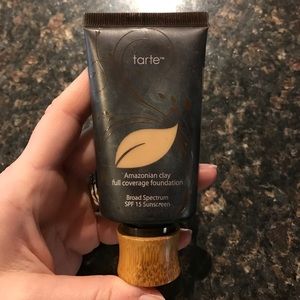 Tarte Amazonian Clay Foundation Light Neutral