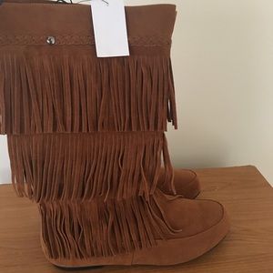 🌟Brand New🌟Fringe boots