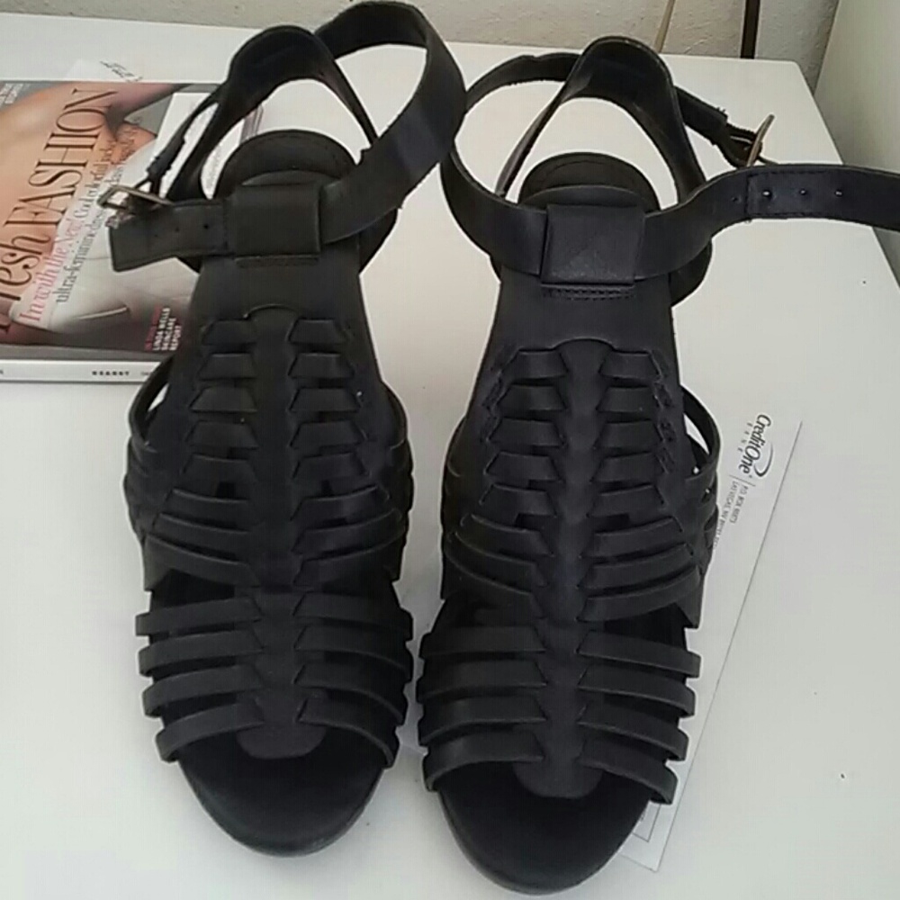 Black opened toe heels