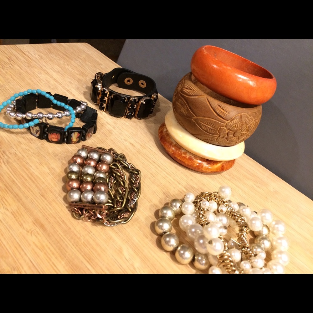 Bracelet lot