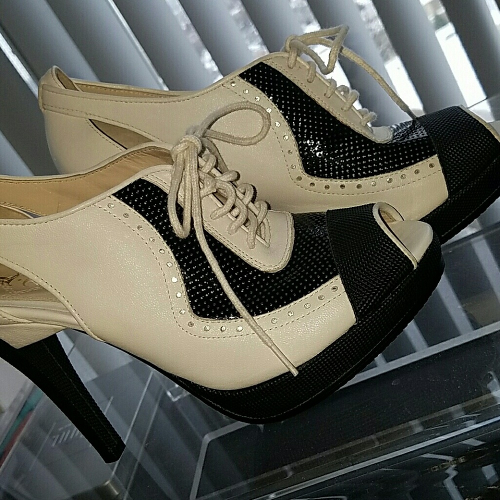 Pre Owned L.A.M.B Peep Toe Bootie