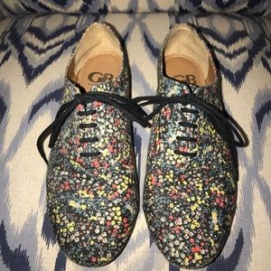 Gianni Bini floral oxfords