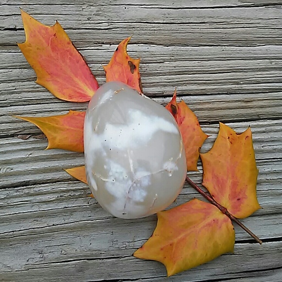 White Carnelian w Inclusion, Large Crystal Healing - Picture 2 of 4