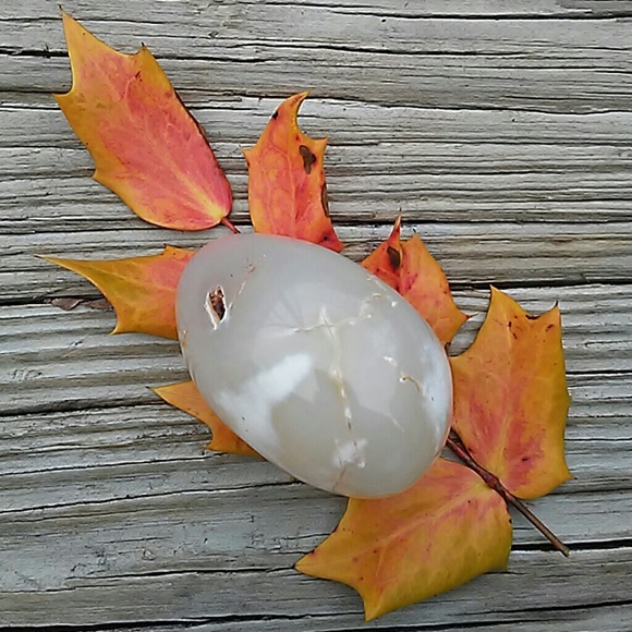 White Carnelian w Inclusion, Large Crystal Healing - Picture 3 of 4