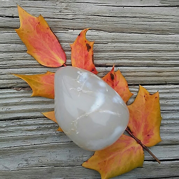 White Carnelian w Inclusion, Large Crystal Healing - Picture 4 of 4