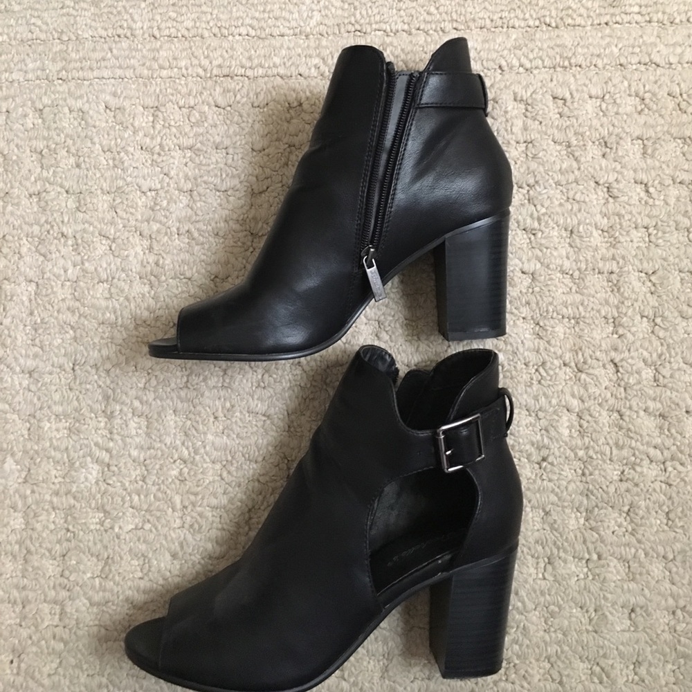 Black ankle Booties