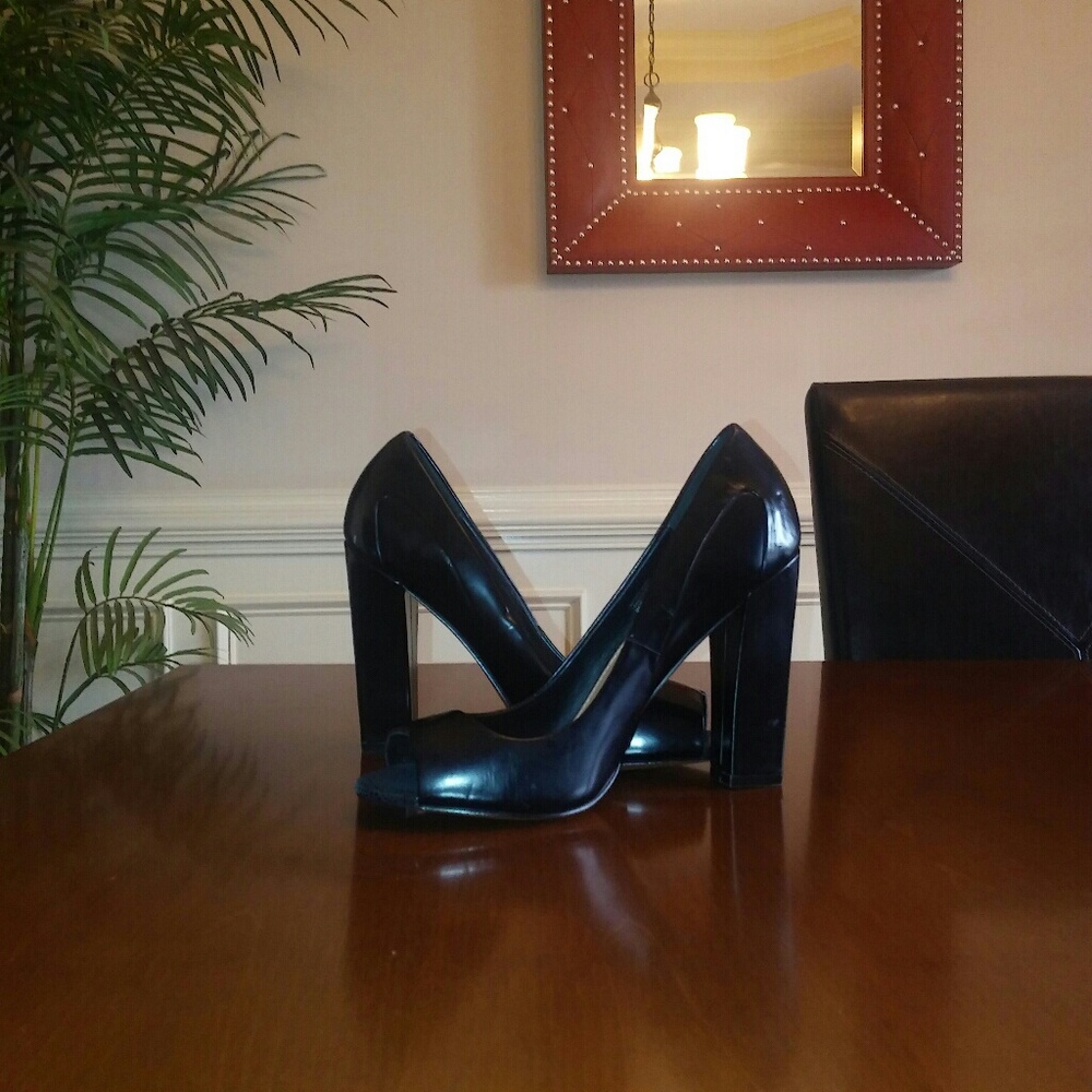 💲💲SOLD💲💲  Badgley Mischka (Mark & James) Heels
