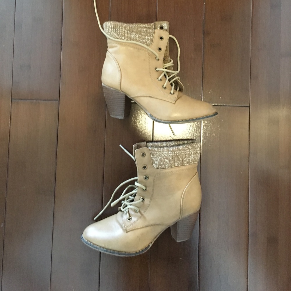 Heeled boots