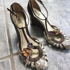 Super cute leather wedges by CARLOS