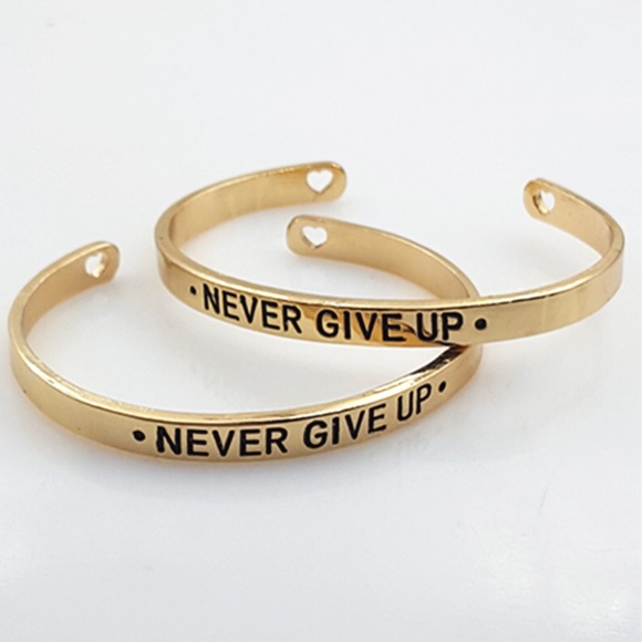 🆑 Never Give Up Inspiration Bangle - Picture 2 of 4