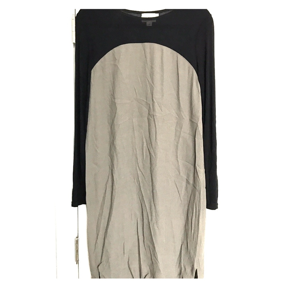 DKNY grey tunic with black neckline
