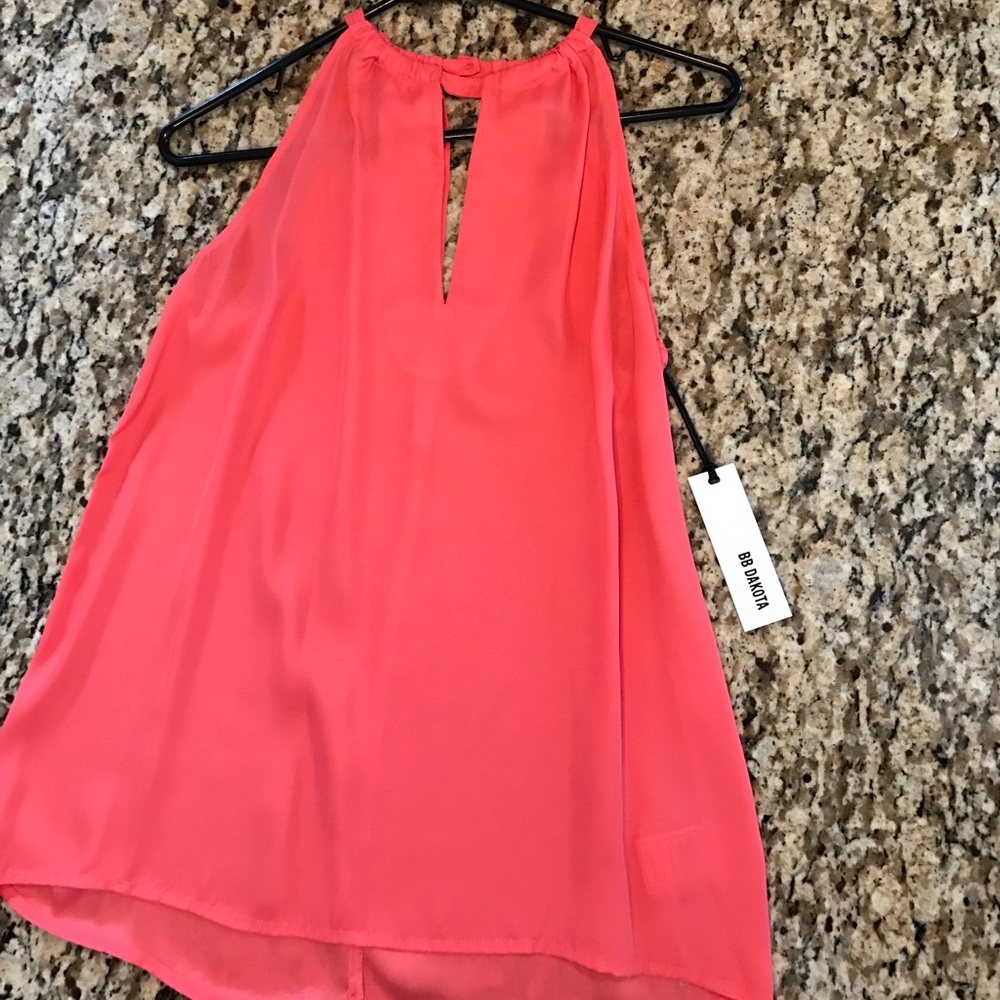 NWT beautiful coral top!
