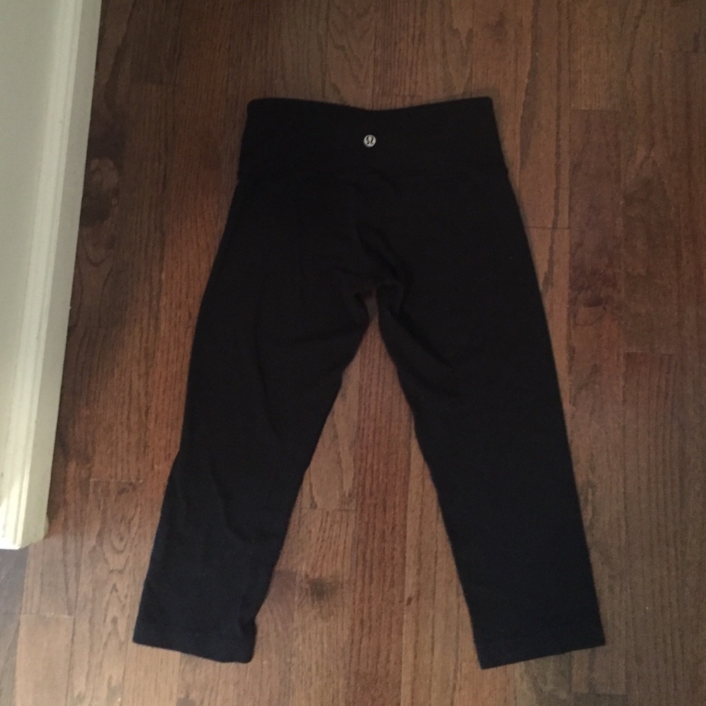 Lululemon cropped leggings size 4!
