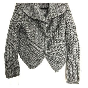 Gray cable knit Strenesse sweater