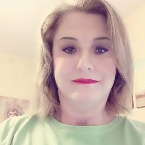 Meet your Posher, Renella