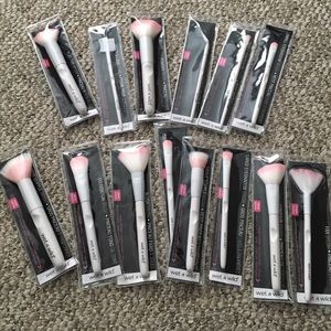 Wet n wild brushes