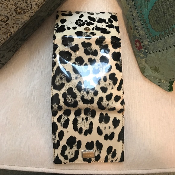 ❌SOLD❌Leopard Dolce & Gabbana Wallet - Picture 2 of 5