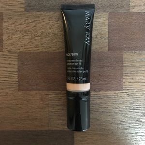 Mary Kay CC Cream sunscreen broad spectrum spf 15