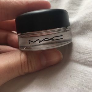 MAC Cosmetics Paint Pot in "Painterly"