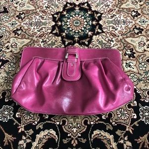 Raspberry Liz Claiborne Clutch.👛