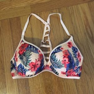 PINK Lightly Lined Bra