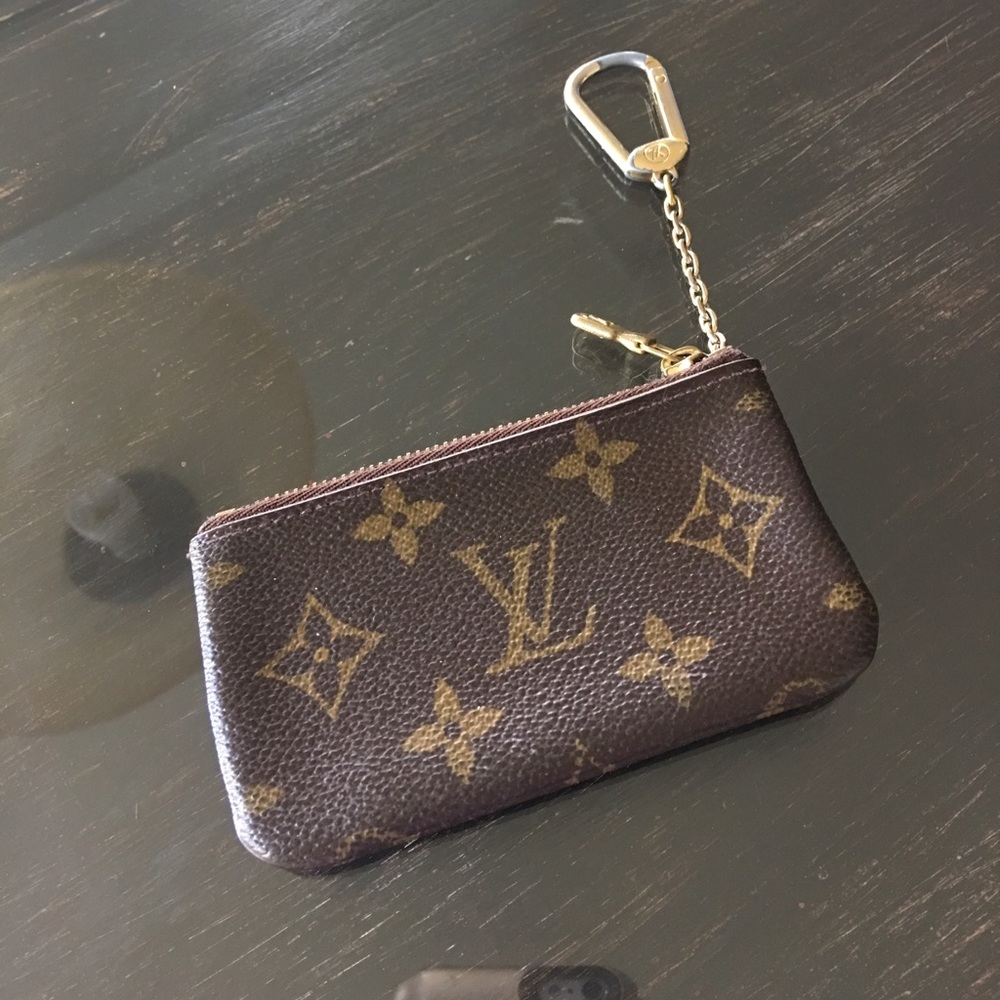 Louie Vuitton key chain Price Firm