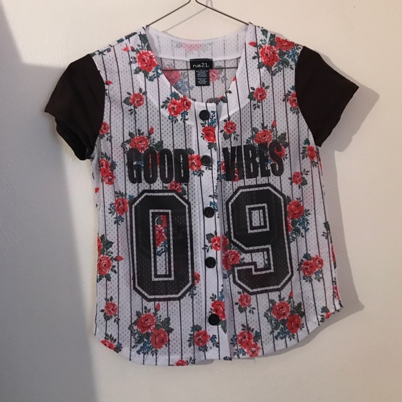 🎉SALE🎉 Button down Flower print shirt - Picture 1 of 2