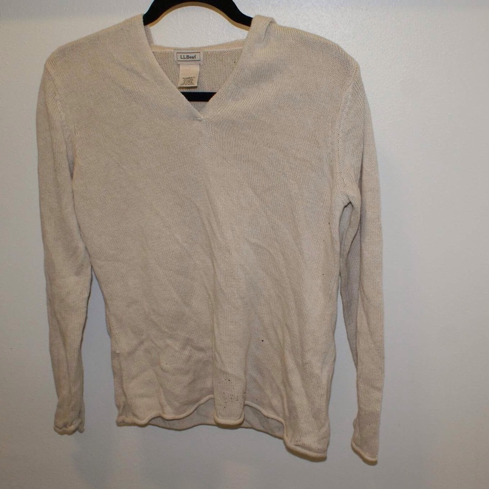 Light sweater with a cute hood ‼️SOLD‼️