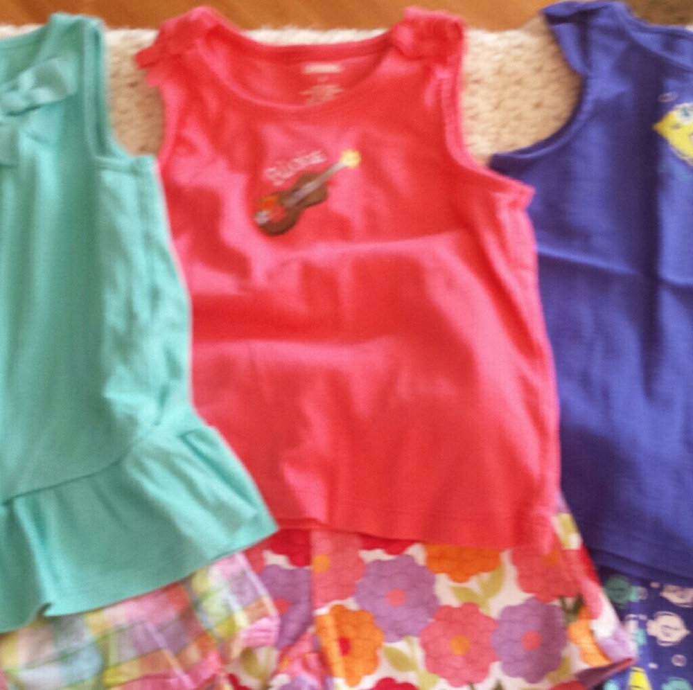 4 matching outfits like new