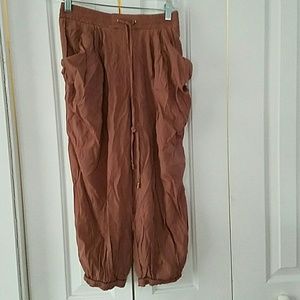 Cute silky crop pant