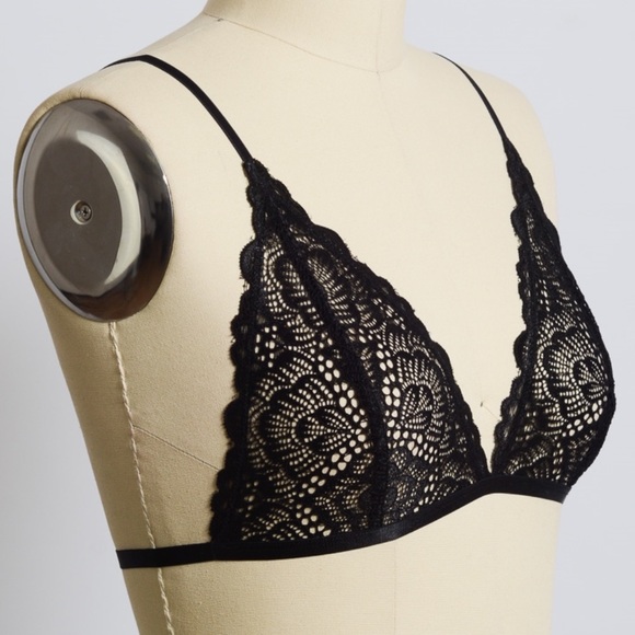 Black Madalyn Lace Bralette - Picture 5 of 6