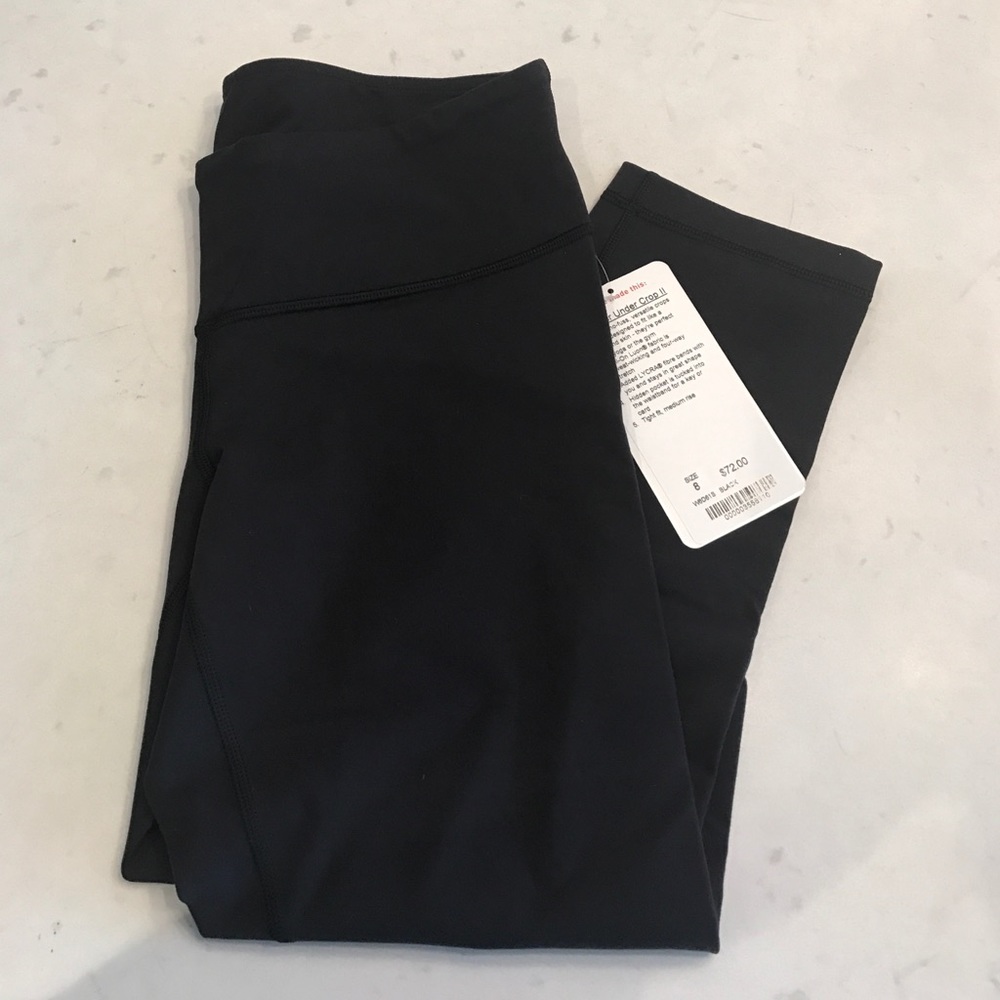 Lululemon basic black crop