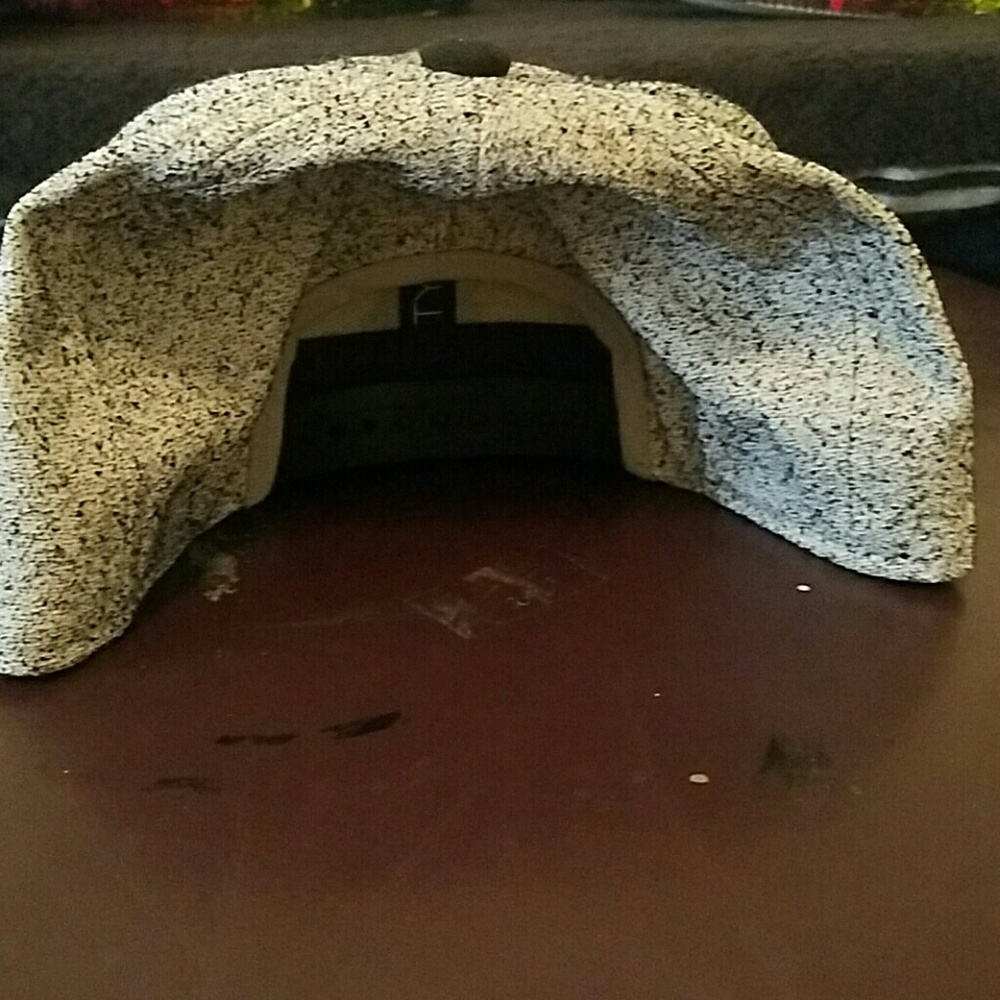 Snapback hat - Picture 3 of 4