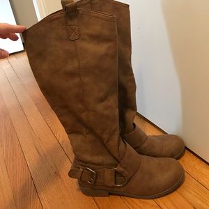 Light brown boots