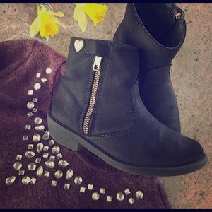 The place booties ❤️️❤️️❤️️